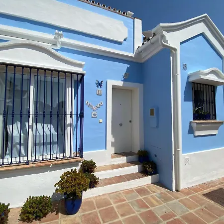 Apartment Charming 1 Bedroom With Shared Kitchen Next To Puerto Banus *