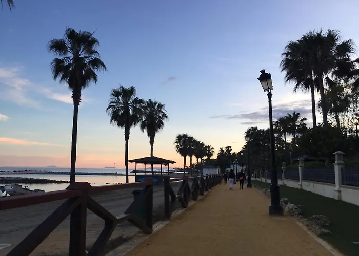 Apartamento Charming 1 Bedroom With Shared Kitchen Next To Puerto Banus *