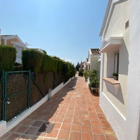 Charming 1 Bedroom With Shared Kitchen Next To Puerto Banus Apartmán Marbella