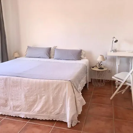 Charming 1 Bedroom With Shared Kitchen Next To Puerto Banus *