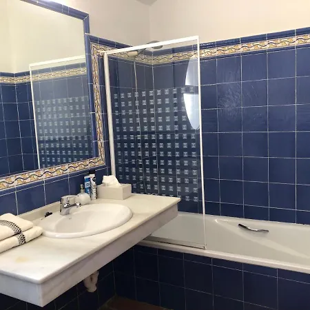 Charming 1 Bedroom With Shared Kitchen Next To Puerto Banus *